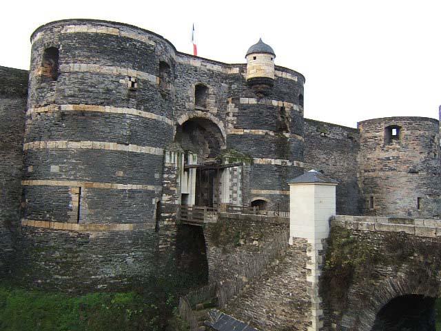 chaang8.JPG - Angers, l'entrée du château